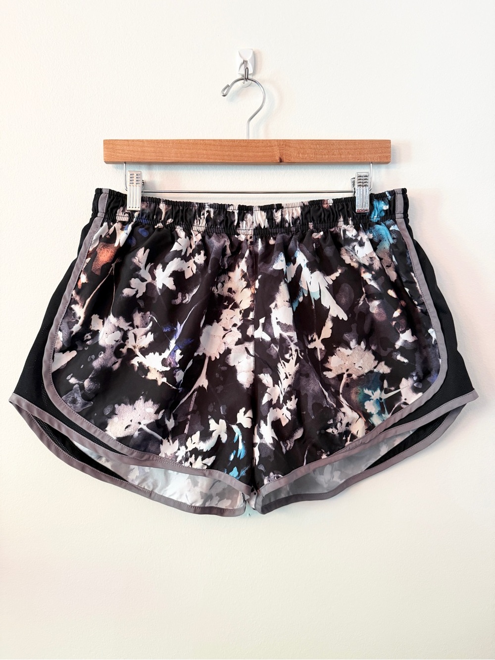 Nike Dri-FIT Floral Tempo‎ Running Shorts Size XL